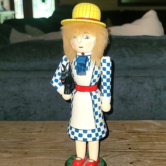 Dorothy Wizzard of Oz Nutcracker - Picture 2 of 2